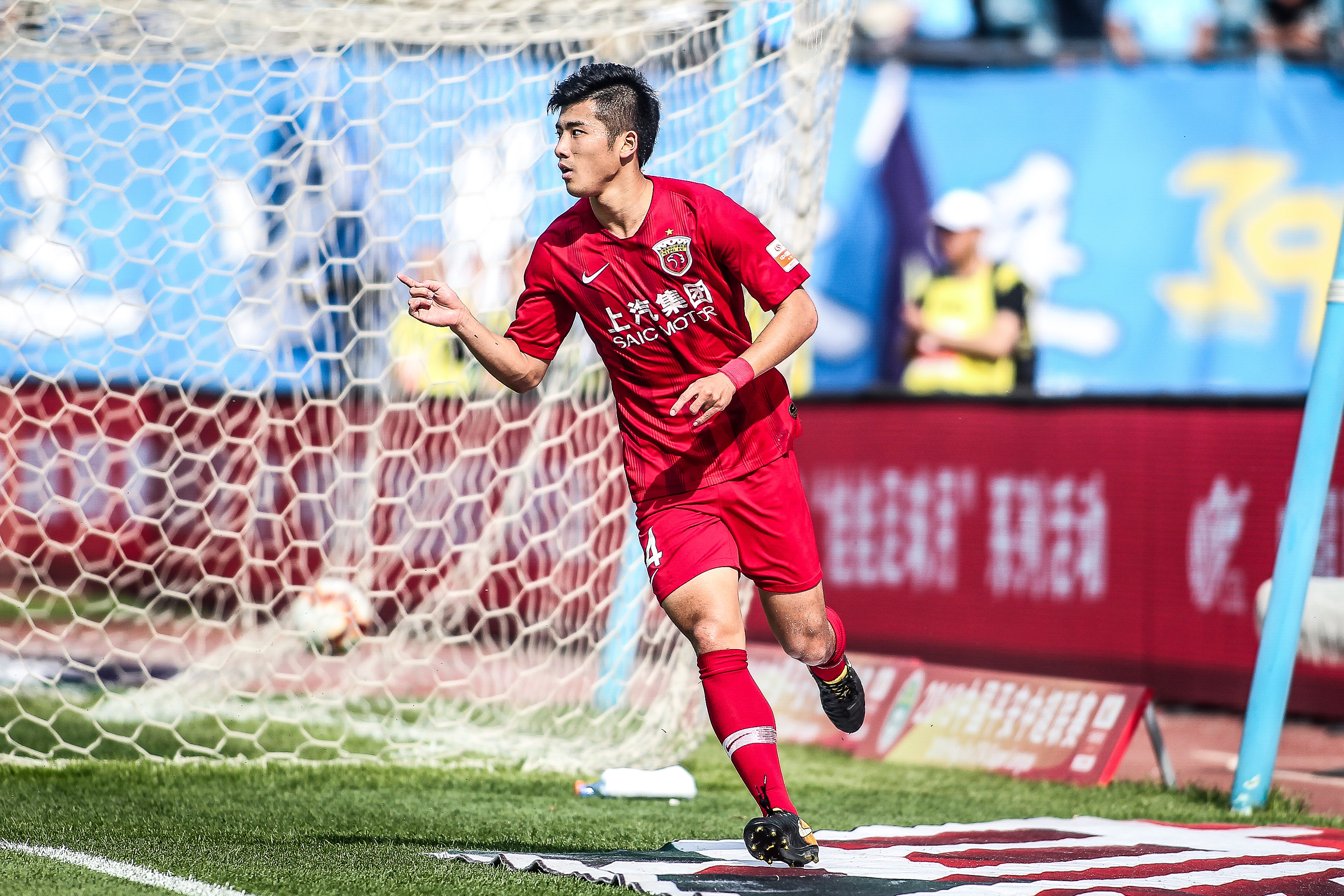 不想要萨拉赫？沙特球队老板：萨拉赫年龄太大了，维尼修斯更好（沙特球队老板否认追逐萨拉赫：年龄偏大，更看好维尼修斯）