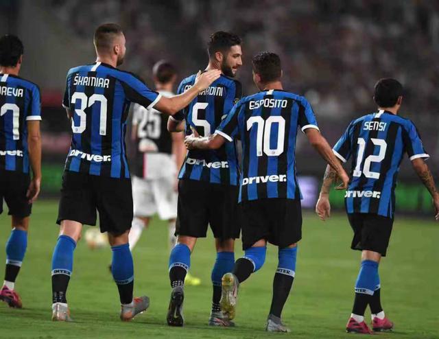 李玮锋：联赛中轴都是外援造成国足没人，这两年踢球孩子多了