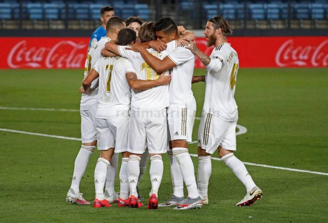 阿利松妻子晒术后照，阿利松此前因个人事务返回巴西