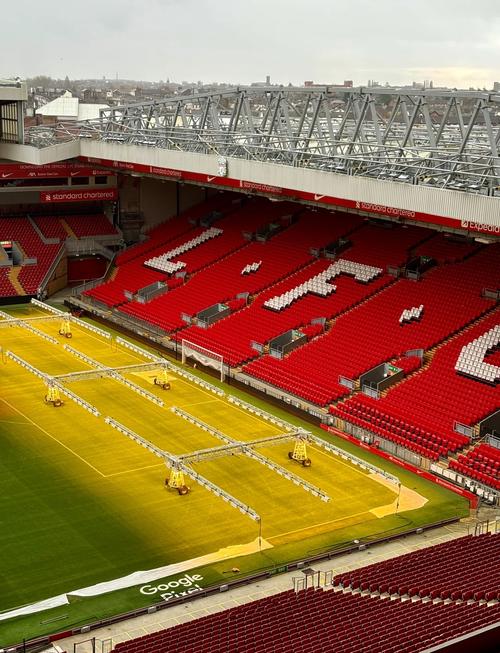 活塞逆转击败开拓者，坎宁安和邓罗关键表现助力取胜，展现强大韧性。