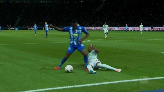 欧文突破防守造成杀伤，制造罚球