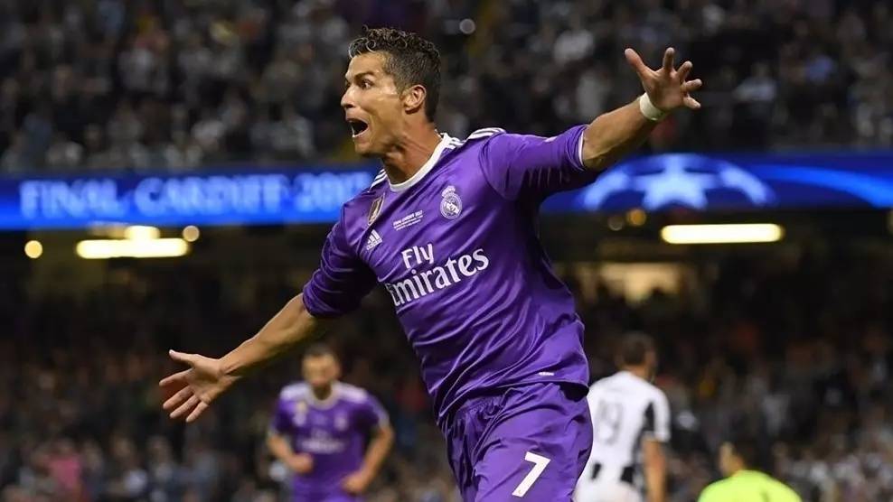 载入史册！阿根廷晒球队卡塔尔世界杯夺冠海报，梅西捧杯C位（铭刻史册！阿根廷发布卡塔尔世界杯冠军海报，梅西捧杯居C位）