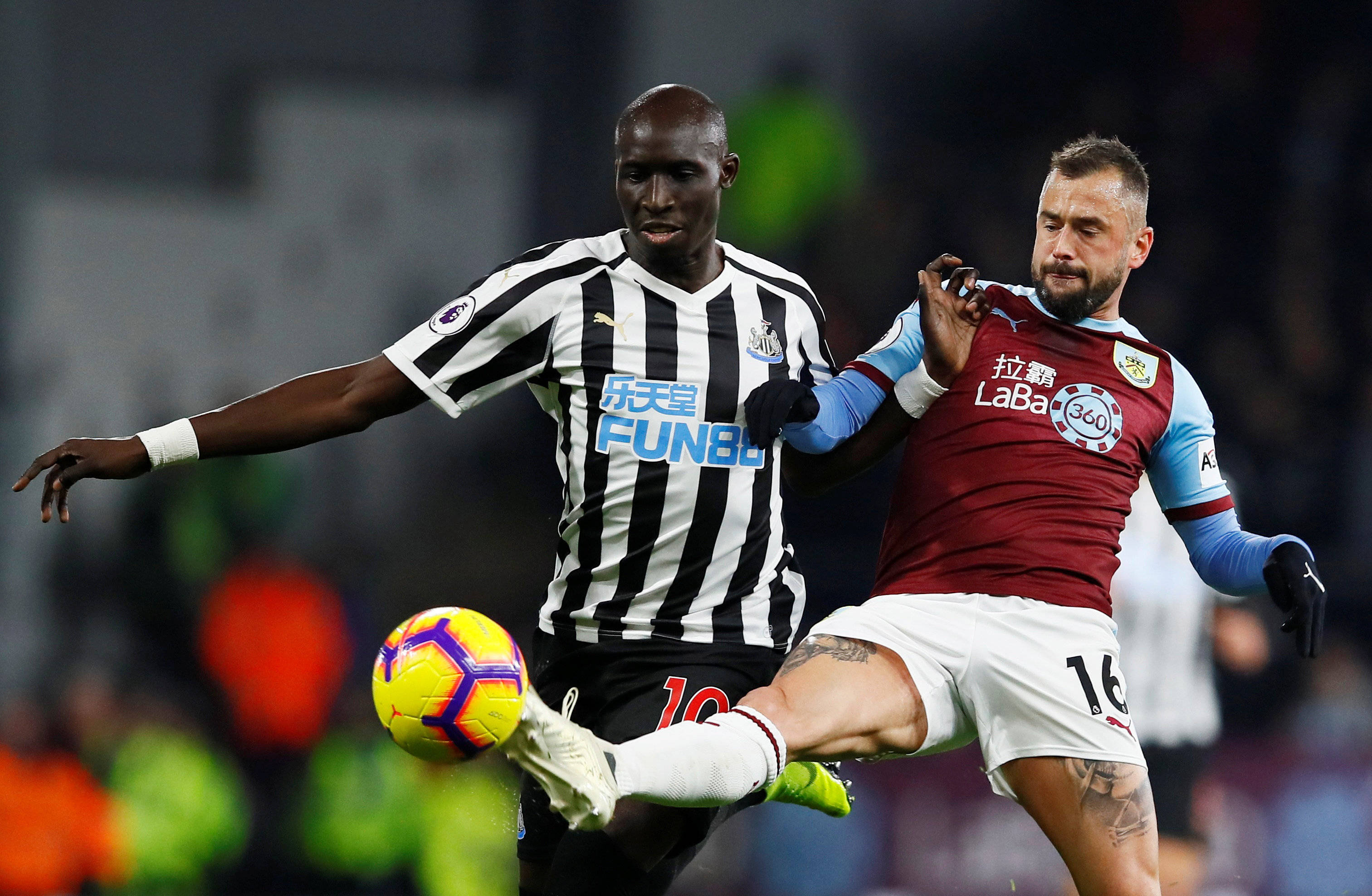 【头条】索菲·希纳斯赢得环球马术冠军赛布拉格季后赛1.50米级别比赛冠军